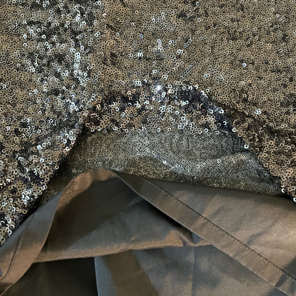 Gray sequined pullover mini dress, dropped waist s/10. Key hole overlay opening